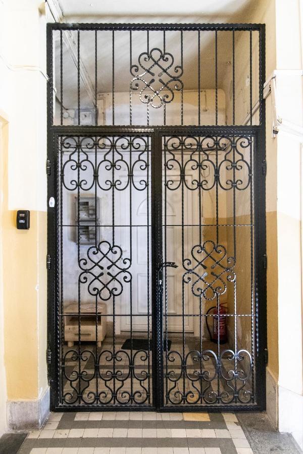 Helena Apartment With View On St. Stephan'S Basilica Budapest Exterior foto